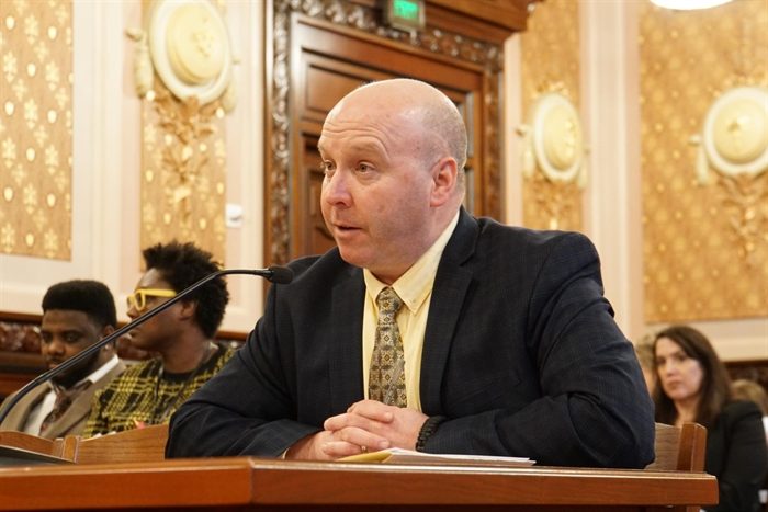 Tom Cullerton resigns Senate seat, reportedly plans to plead guilty to federal charges