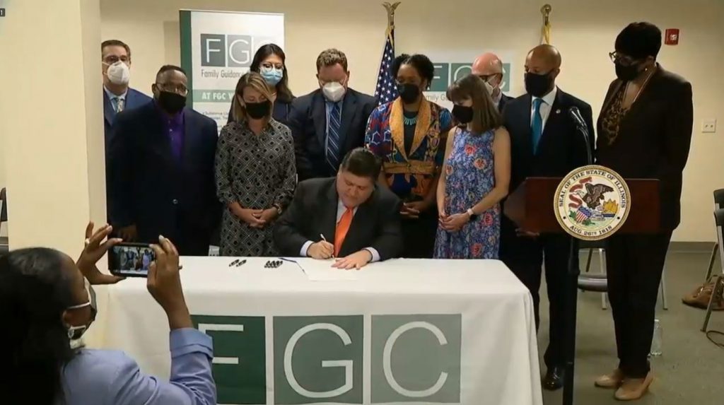 Pritzker signs bill to expand mental health workforce