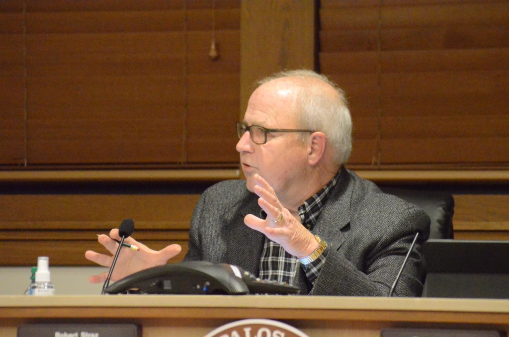 Palos Heights Mayor Bob Straz encourages the city to build a wall honoring volunteers during Tuesday night's council meeting. (Photo by Jeff Vorva) 