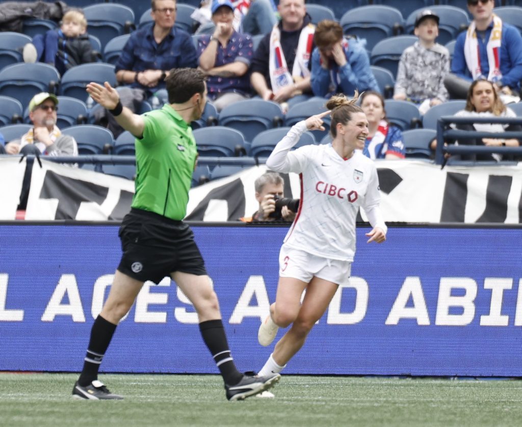 Arin Wright scored in a 5-2 loss to the OL Reign for her first NWSL goal since 2019. Photo by IMAGN