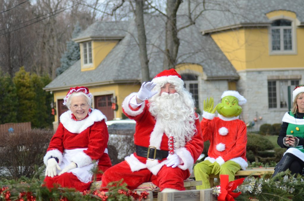 Mrs.  Claus, Santa Claus and the Grinch were a part of the first holiday parade in Palos Heights in 2020. (Photo by Jeff Vorva)