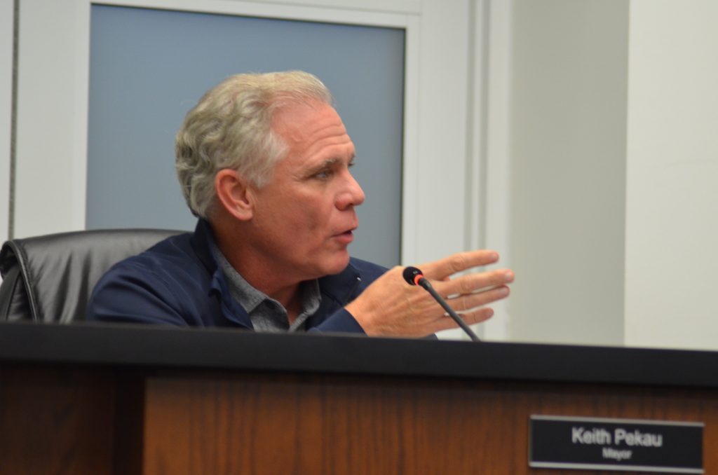 Orland Park Mayor Keith Pekau is against having the state or county mandate paid leave for all municipal employees. (Photo by Jeff Vorva)
