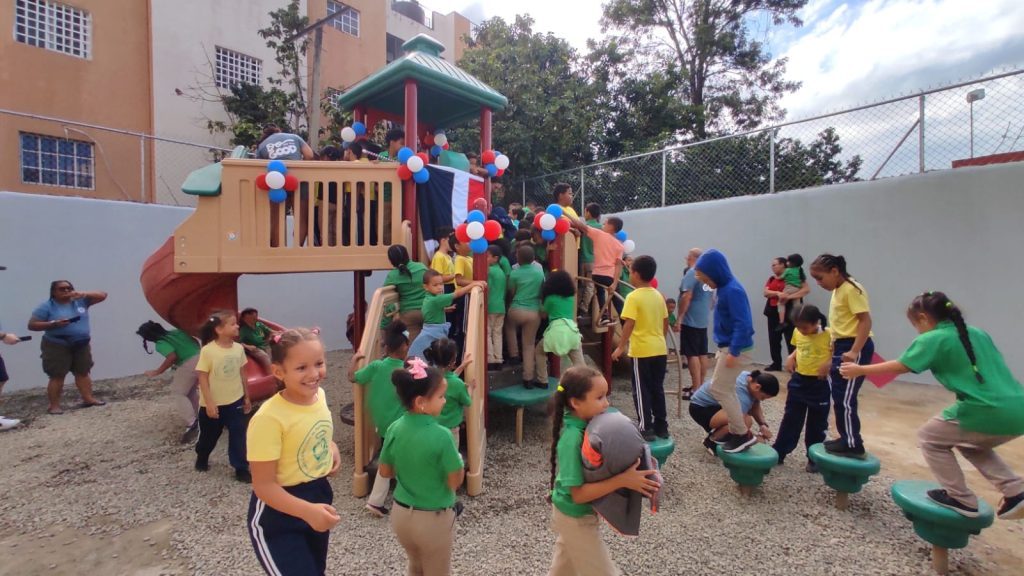  Thanks to an organization called "Kids Around the World," the old playground at the Oak View Center and Museum, 4625 W. 110th St., Oak Lawn, is now refurbished and open for play almost 2,000 miles away in the Dominican Republic. (Supplied photos)