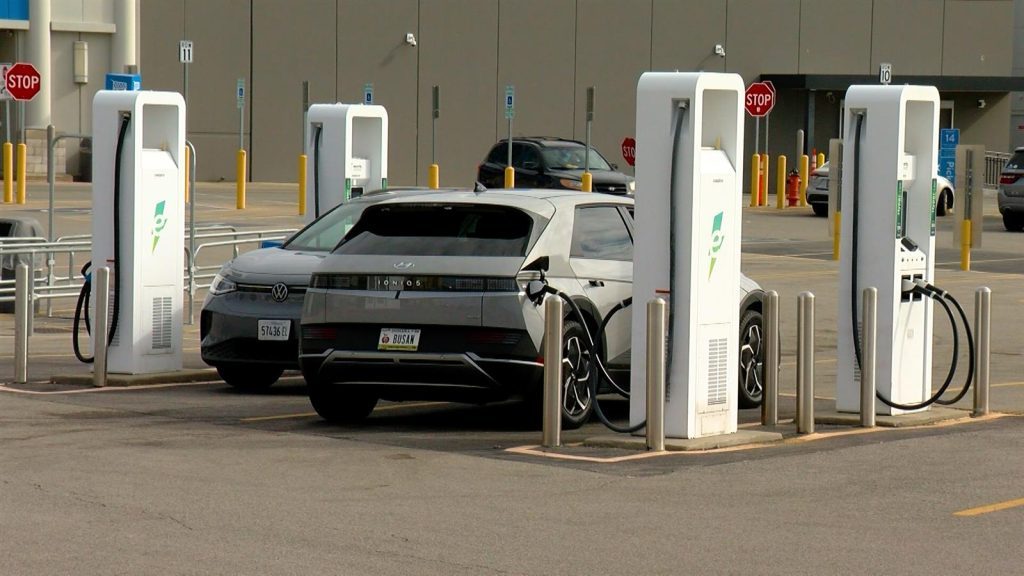 With influx of state and federal funding, Illinois looks to add enough chargers to support 1 million EVs