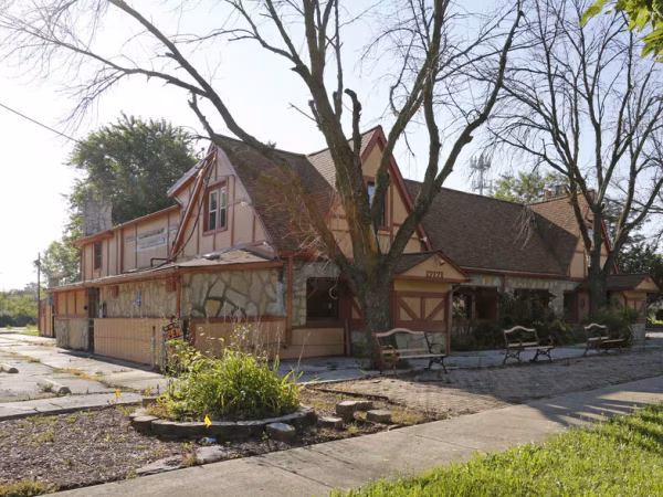 Orland Park acquires abandoned El Cortez site