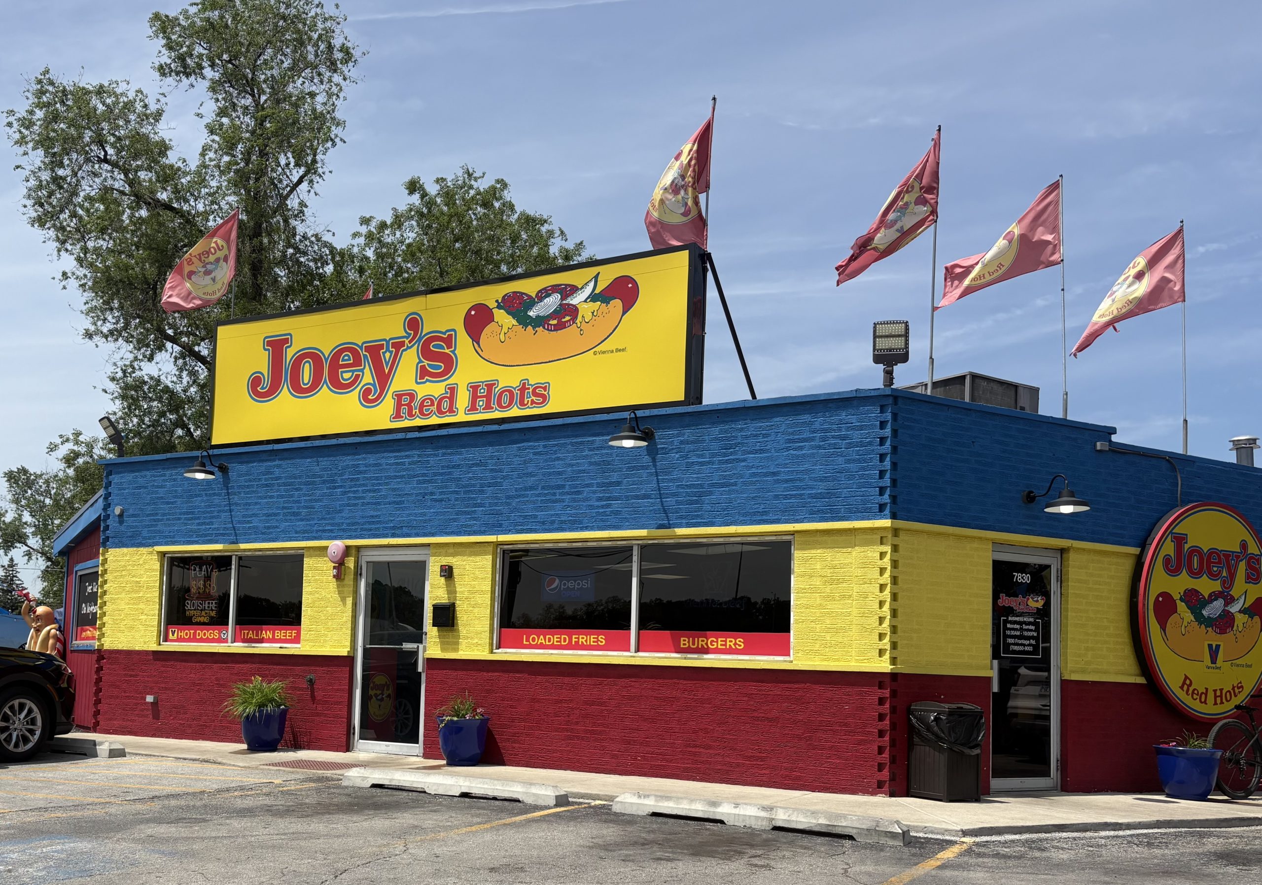 Burglar swipes $824 from gaming machine at Joey’s Red Hots – Desplaines Valley News