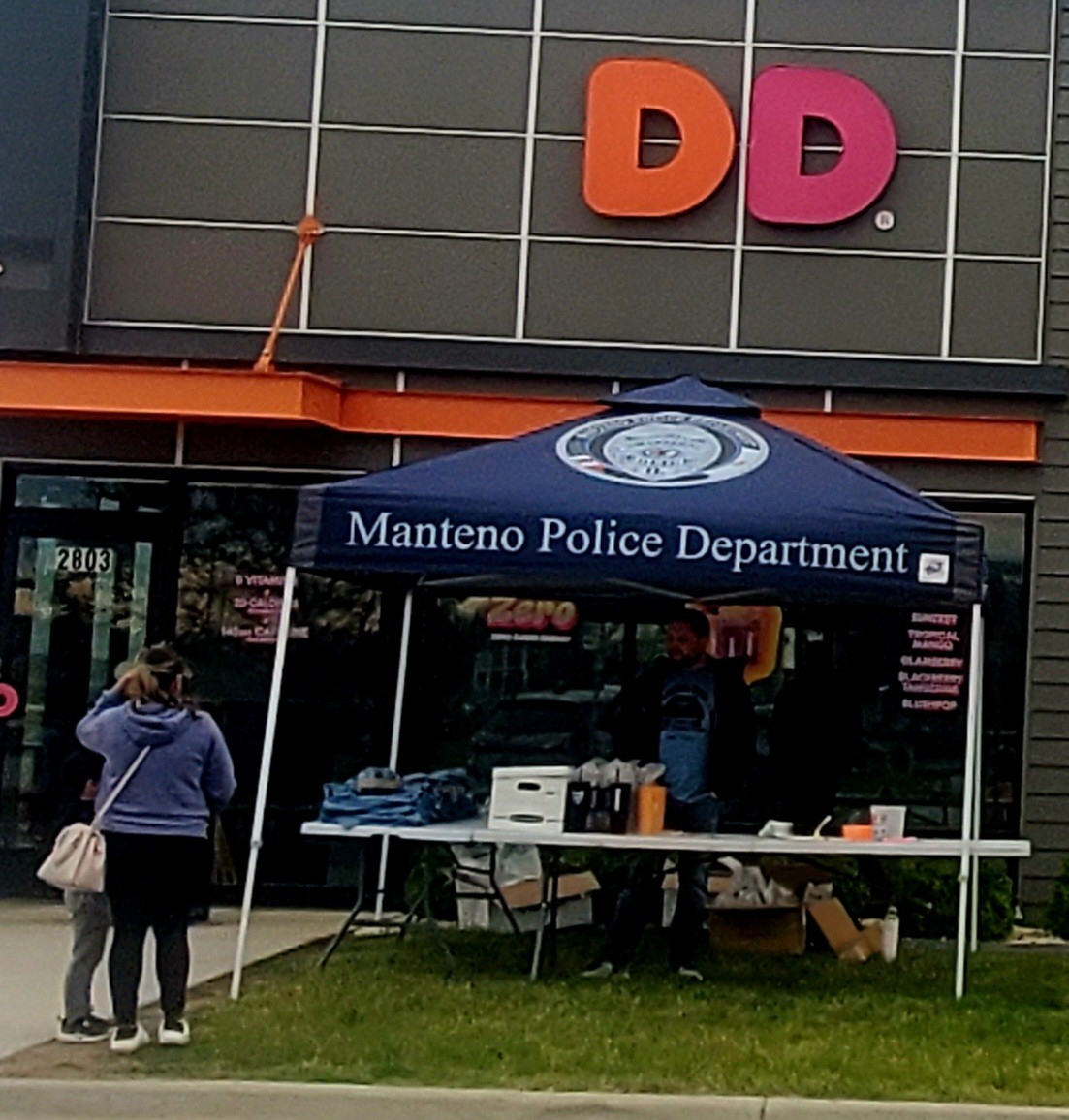 Manteno cops hit roof for Special Olympics