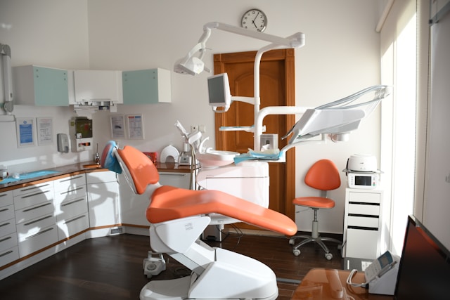 Archer Heights dentist charged with Medicaid fraud