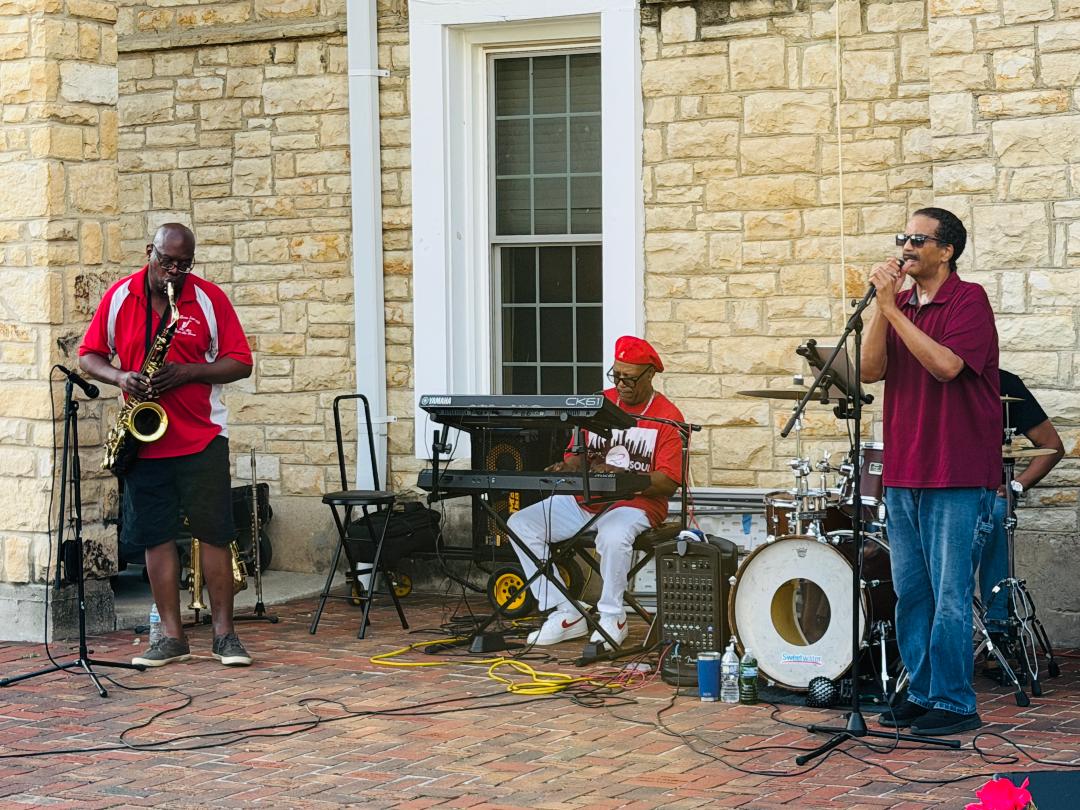 Palos Park wraps up Summer Concert Series with ReTurn2Soul - The Regional News